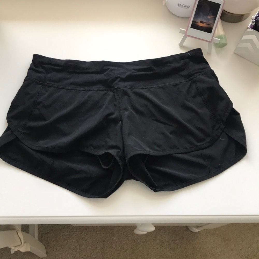 Lululemon “speed up short” 2.5”